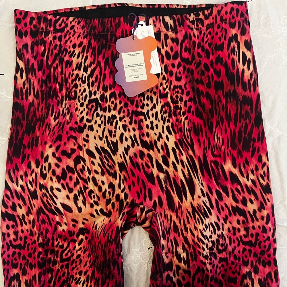 Headliner shaping high waist short
